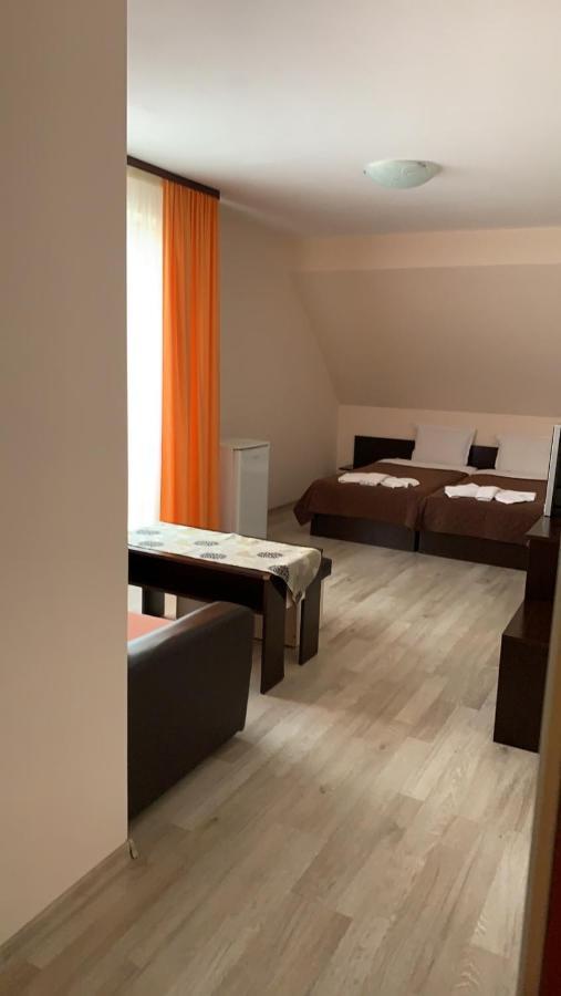 Hotel Topalovi 네세부르 외부 사진
